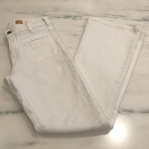Anthropologie white flare jeans | size 25